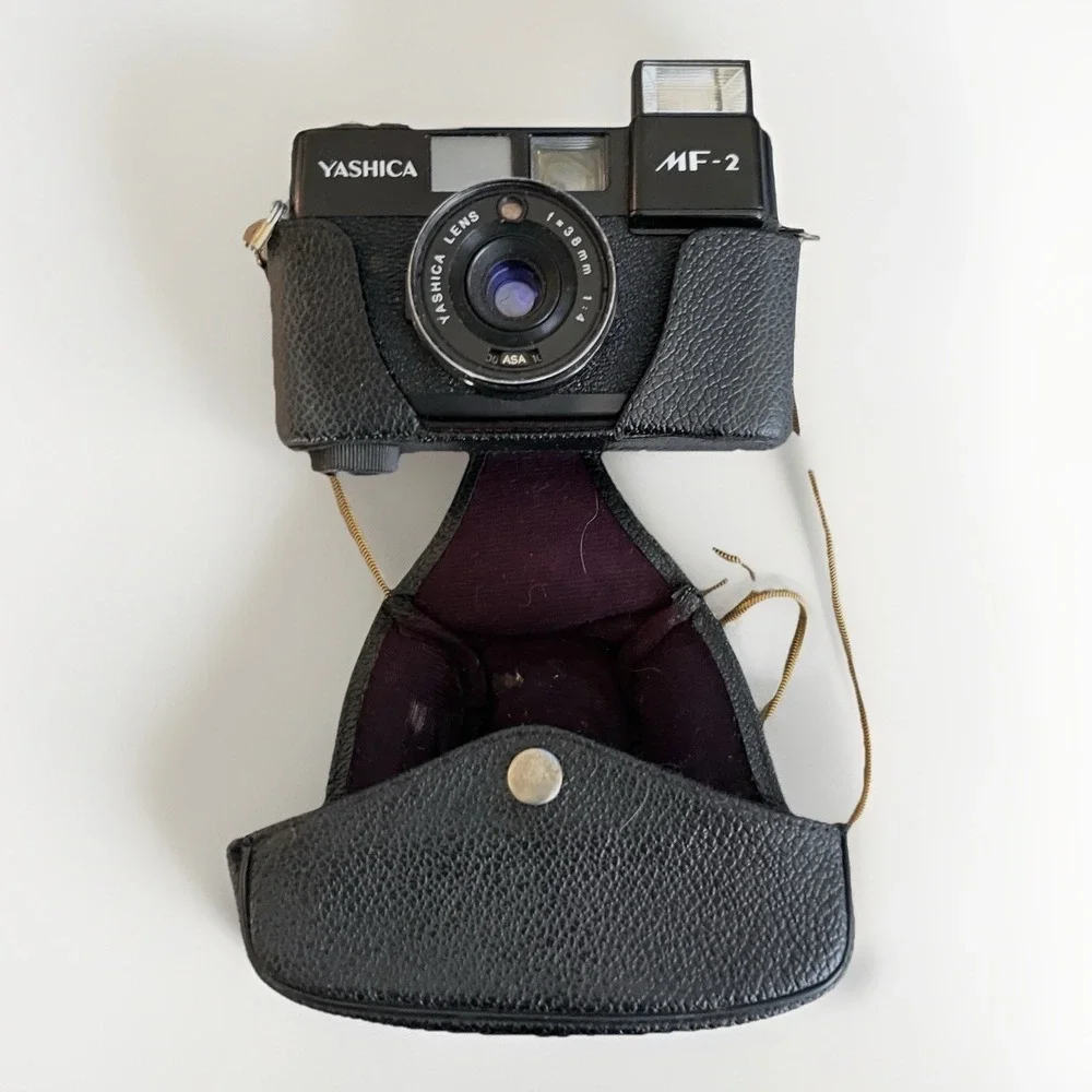 Yashica‎ 35 MF 35mm Film Point & Shoot Camera Vintage Black Not Film Tested Flaw
